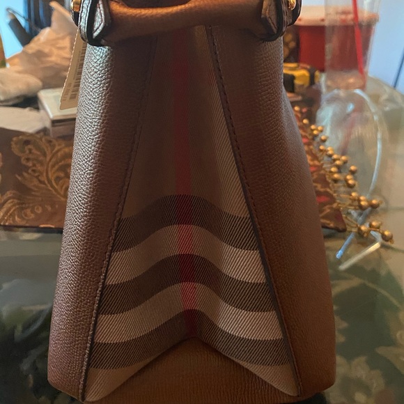 Burberry purse - Picture 3 of 3